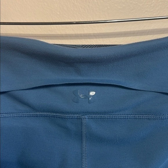 Under Armour Women Athleisure 7/8 Cropped Capri Leggings Workout Blue Size Large - Picture 5 of 6